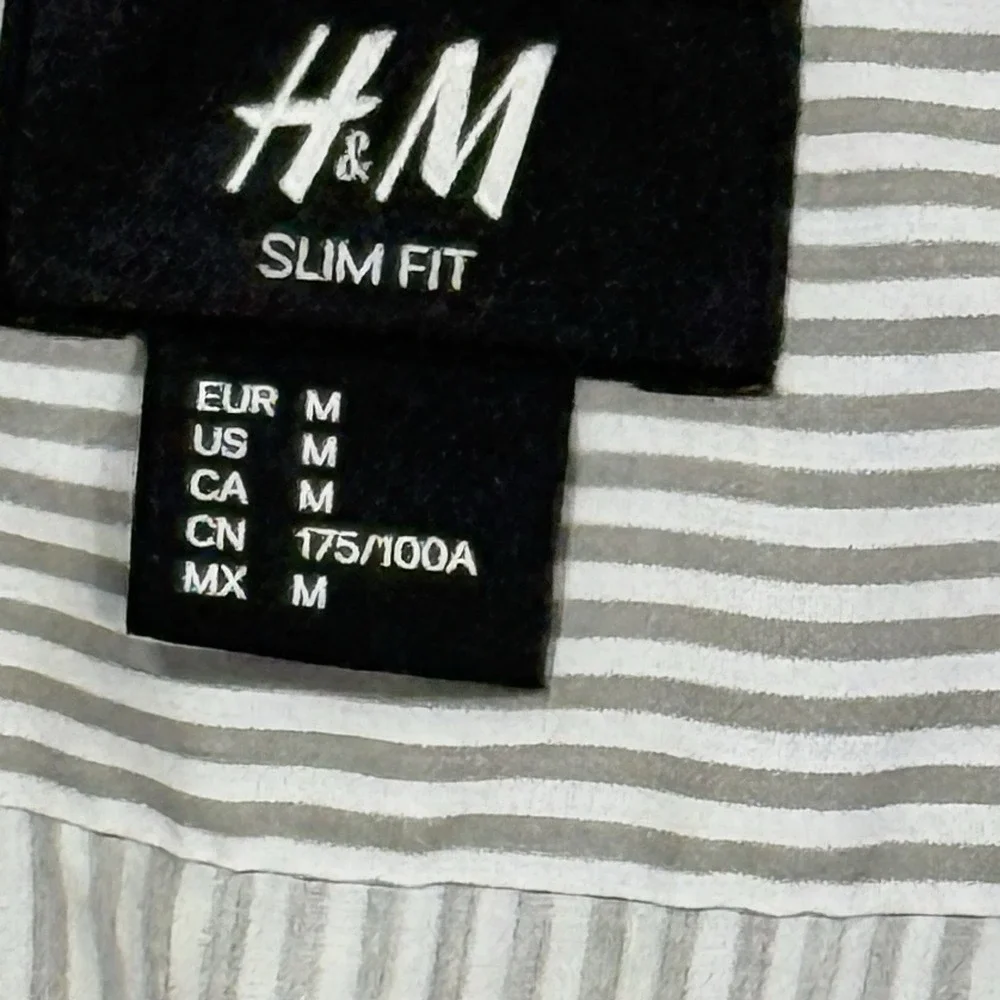 H&M Mens Easy Iron Button Down Shirt Size Medium Stripes Long Sleeve